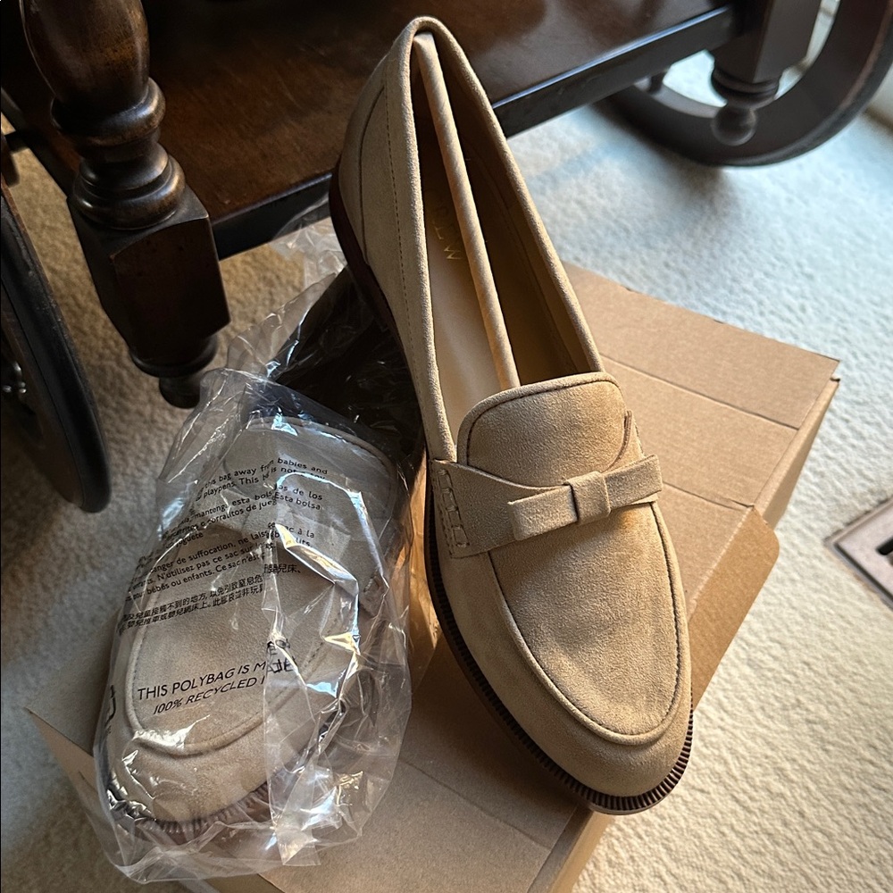 NWT J Crew Women's Beige Suede Loafers - Picture 2 of 8